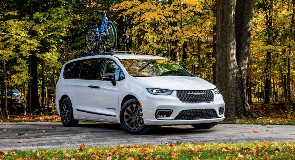 2023 Chrysler Pacifica Road Tripper